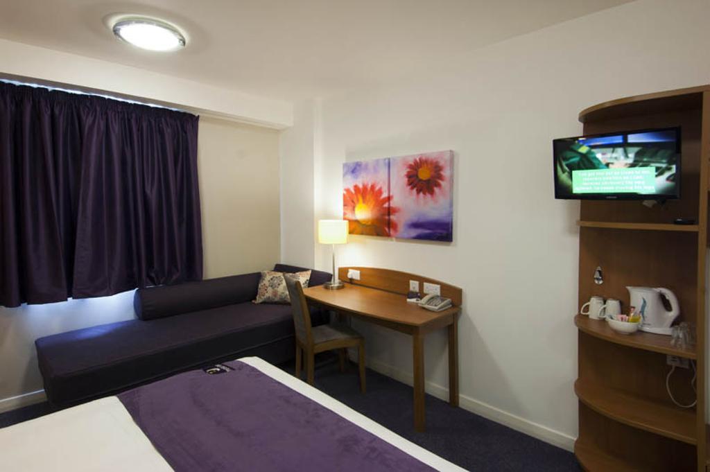 Premier Inn Kendal Central Exterior photo